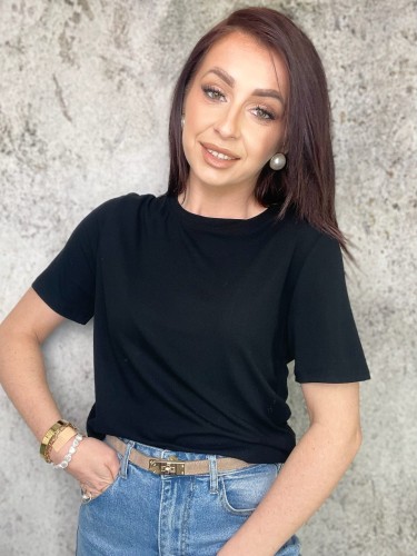 Czarna koszulka z wiskozy basic 