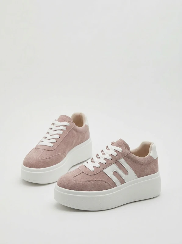 Nano Banana 2 - Create a high-end product image using the uploaded images as referencesUse the firs (5).png